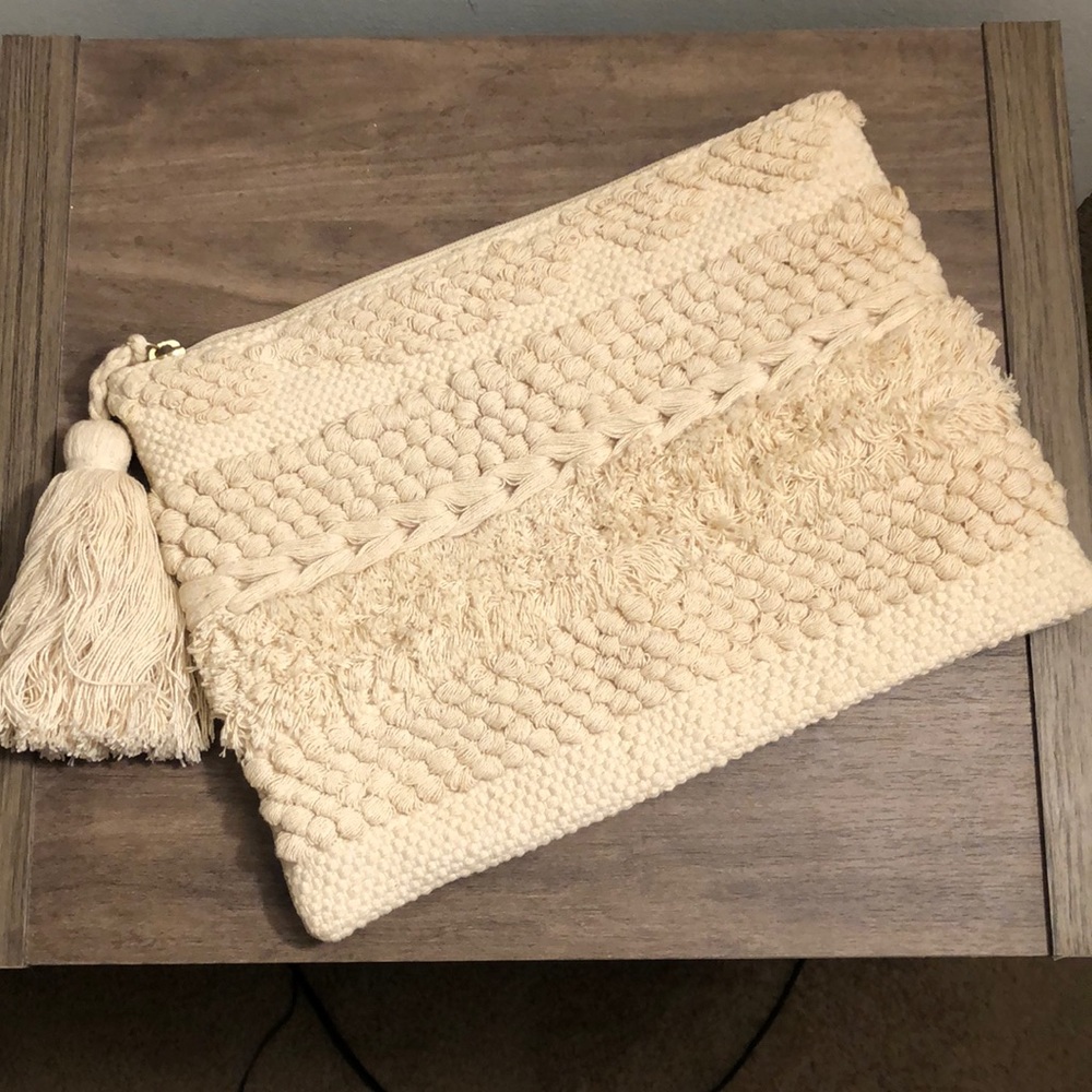Cream Knit Design Envelope Bag